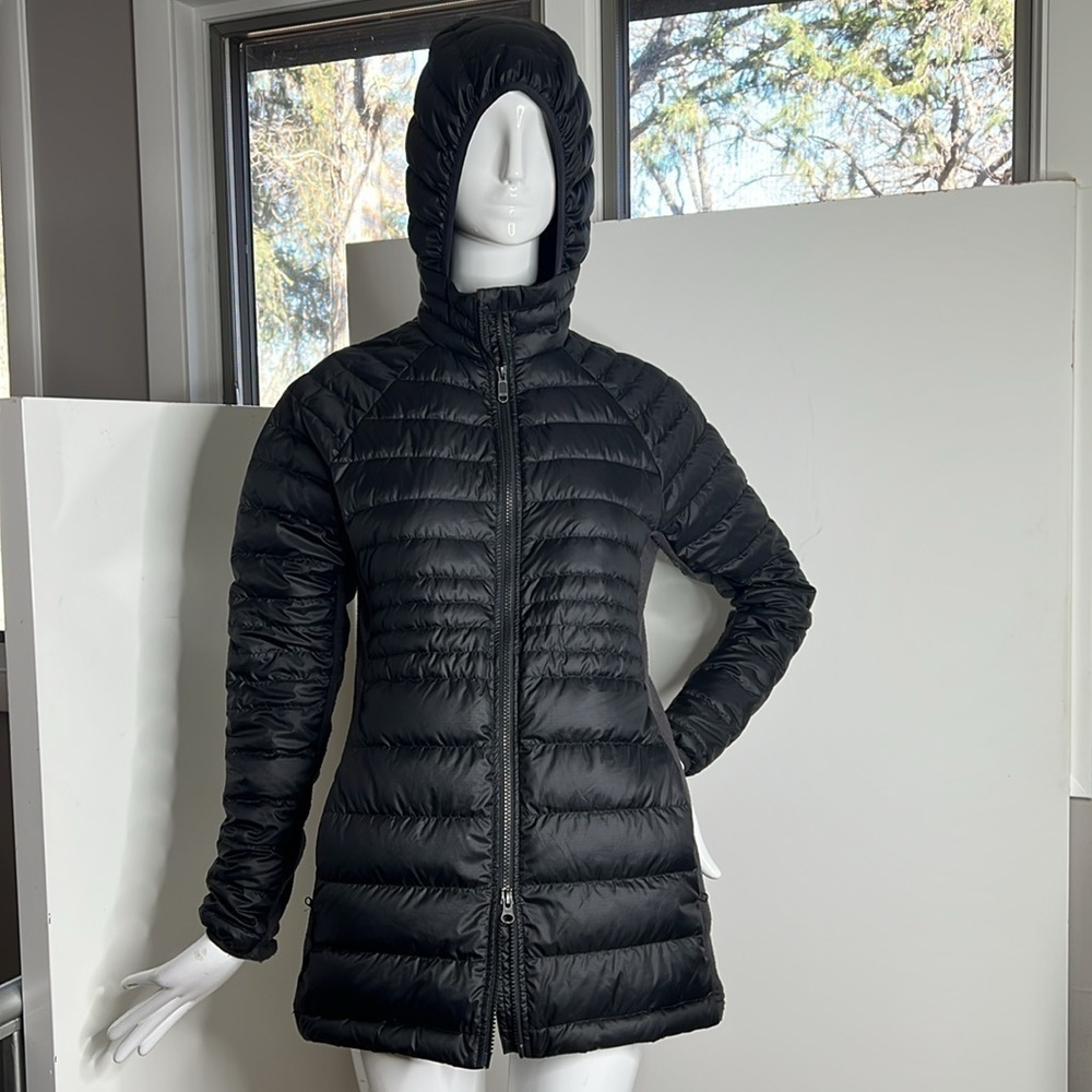 Quince Sz S Lightweight Down Packable Long Puffer Jacket Black with Hood